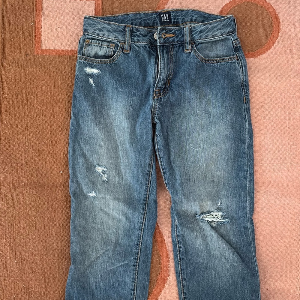 Size 10 gap girlfriend style jeans